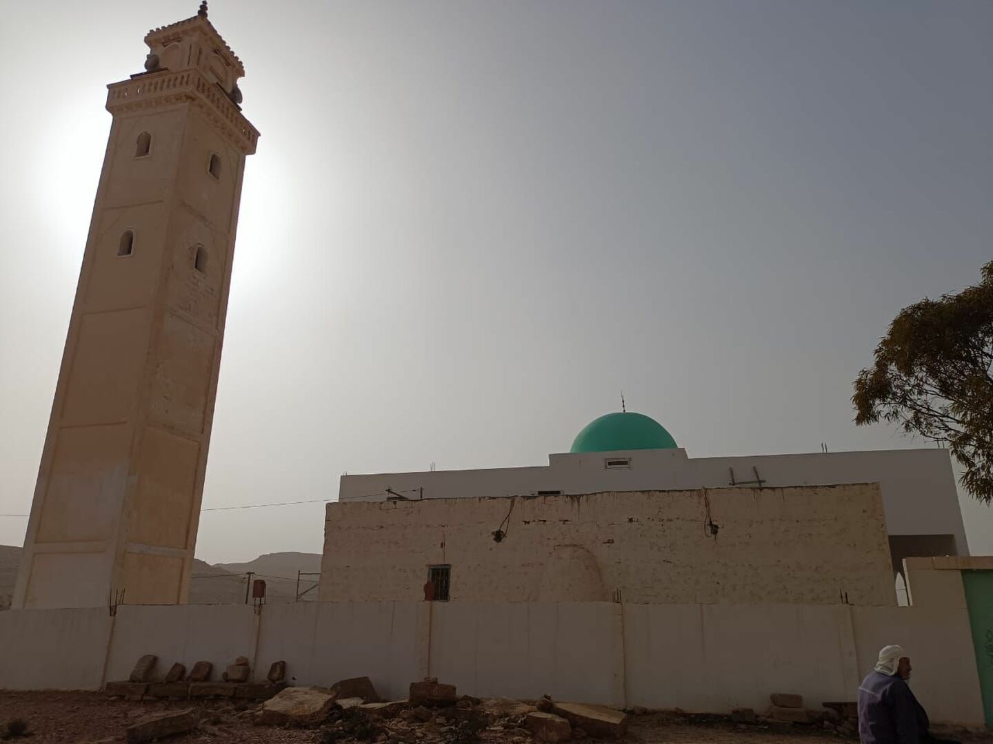 Photo de جامع الامان القلعة الغربية تطاوين