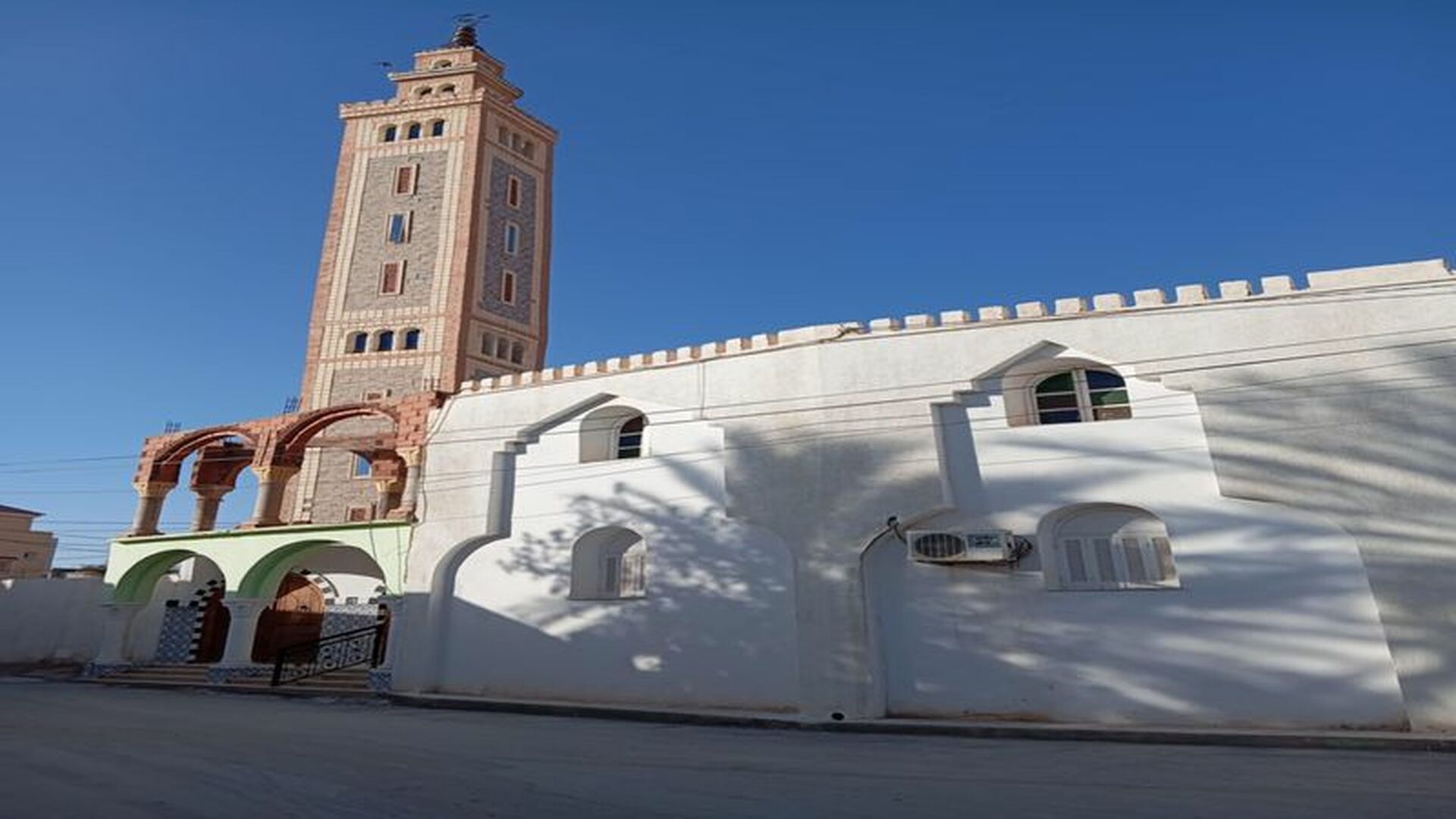 Photo de جامع عقبة ابن نافع