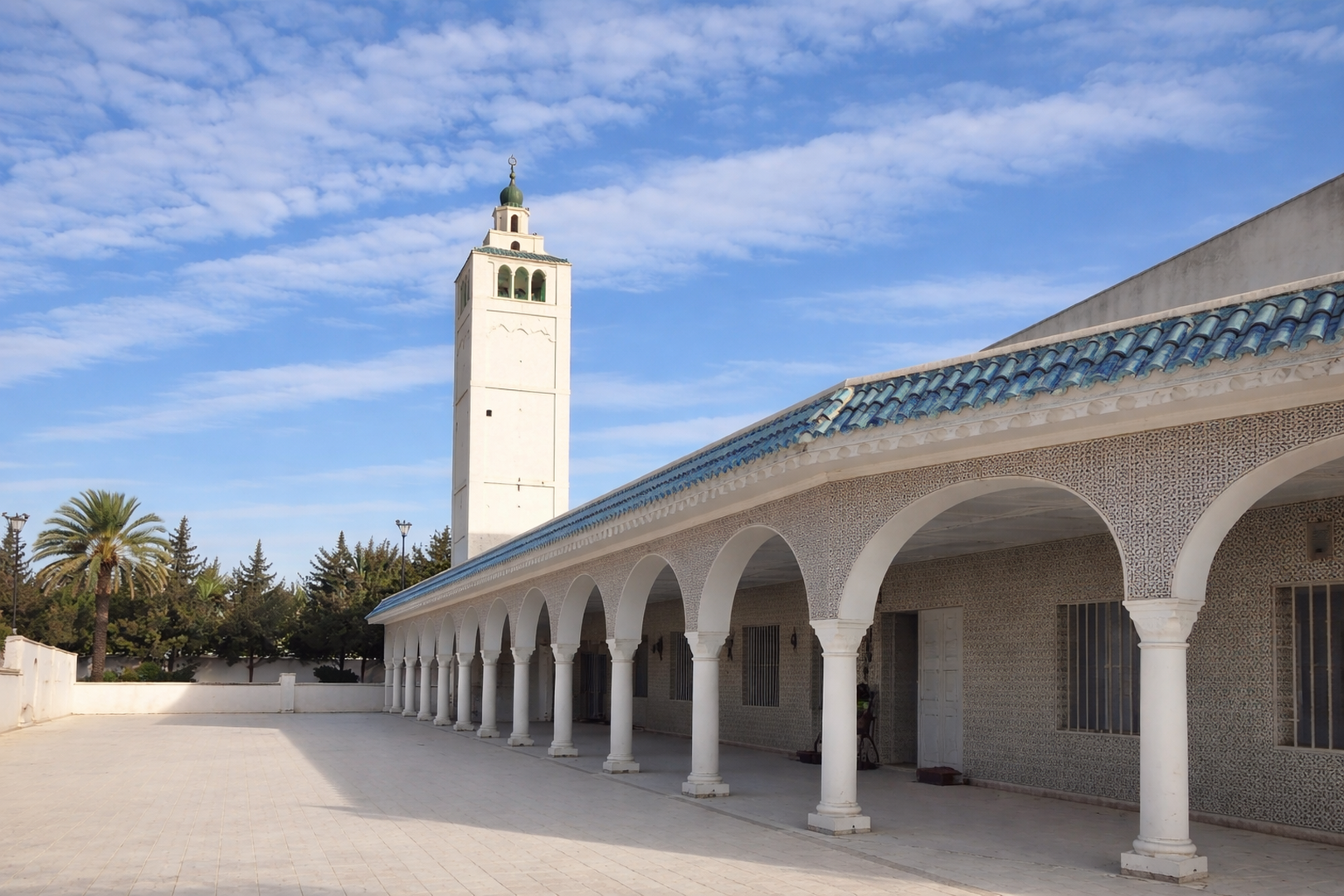 Photo de جامع مرناق المركزي