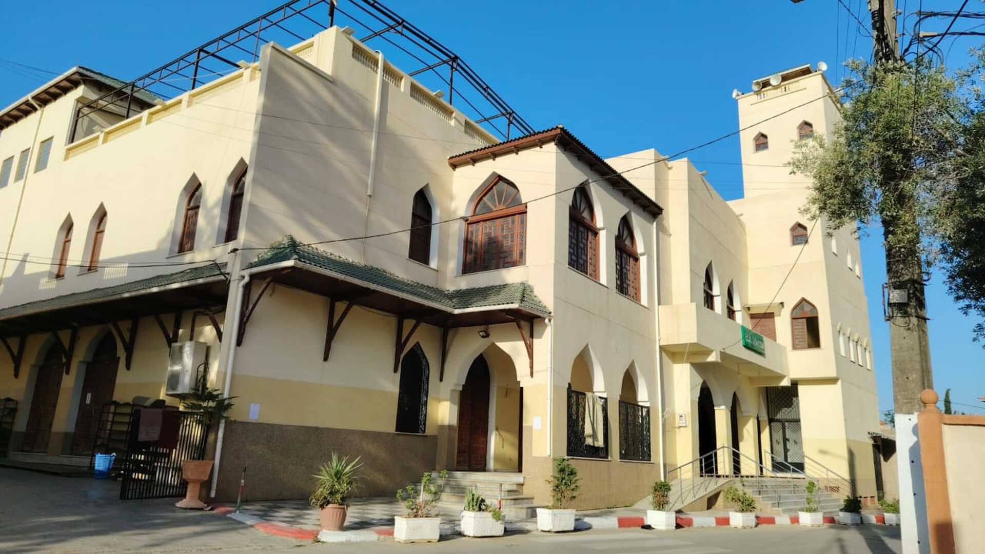 Photo de مسجد مبارك الميلي عين النعجة القديمة